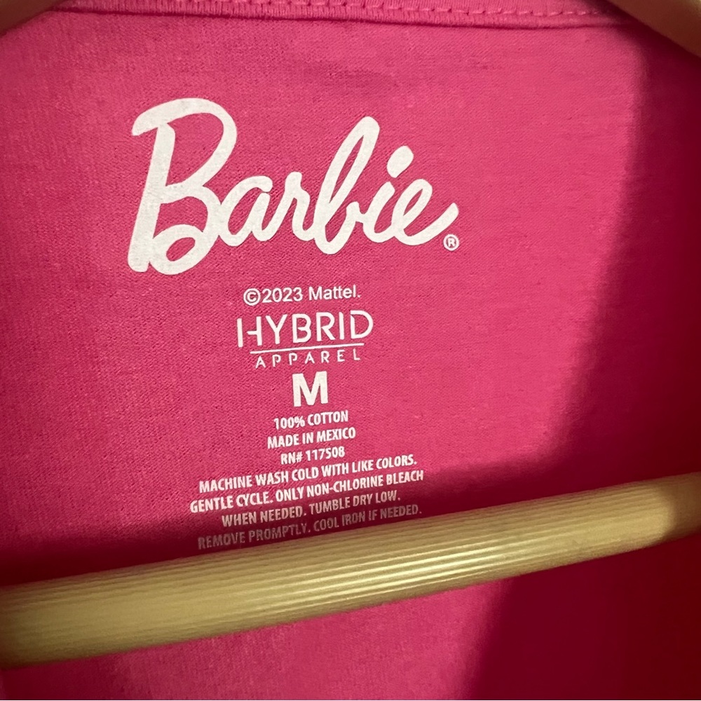 Barbie Varsity Cheer graphic tshirt 100% cotton M - Picture 4 of 5